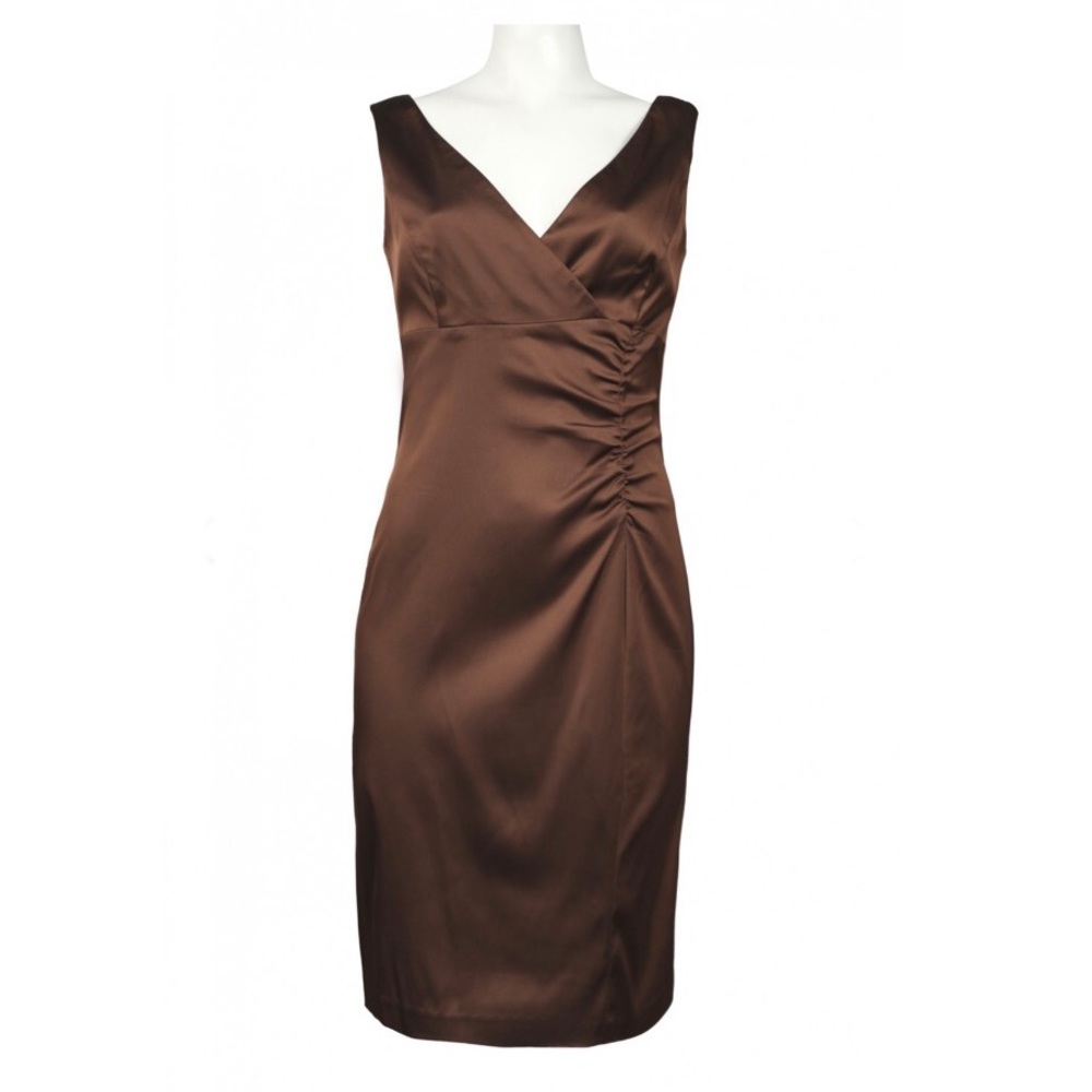 Donna Ricco sleeveless front stretch satin dress